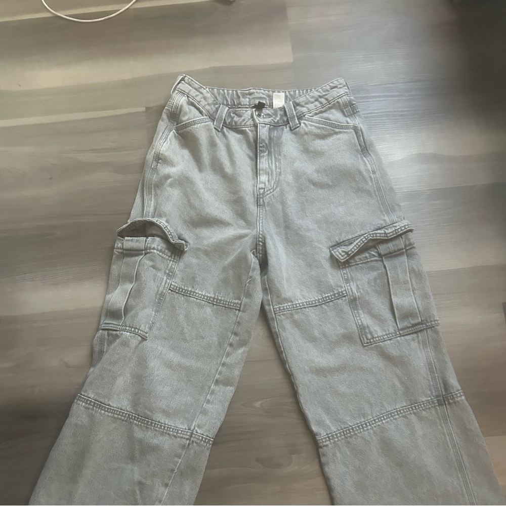 GREY CARGO PANTS